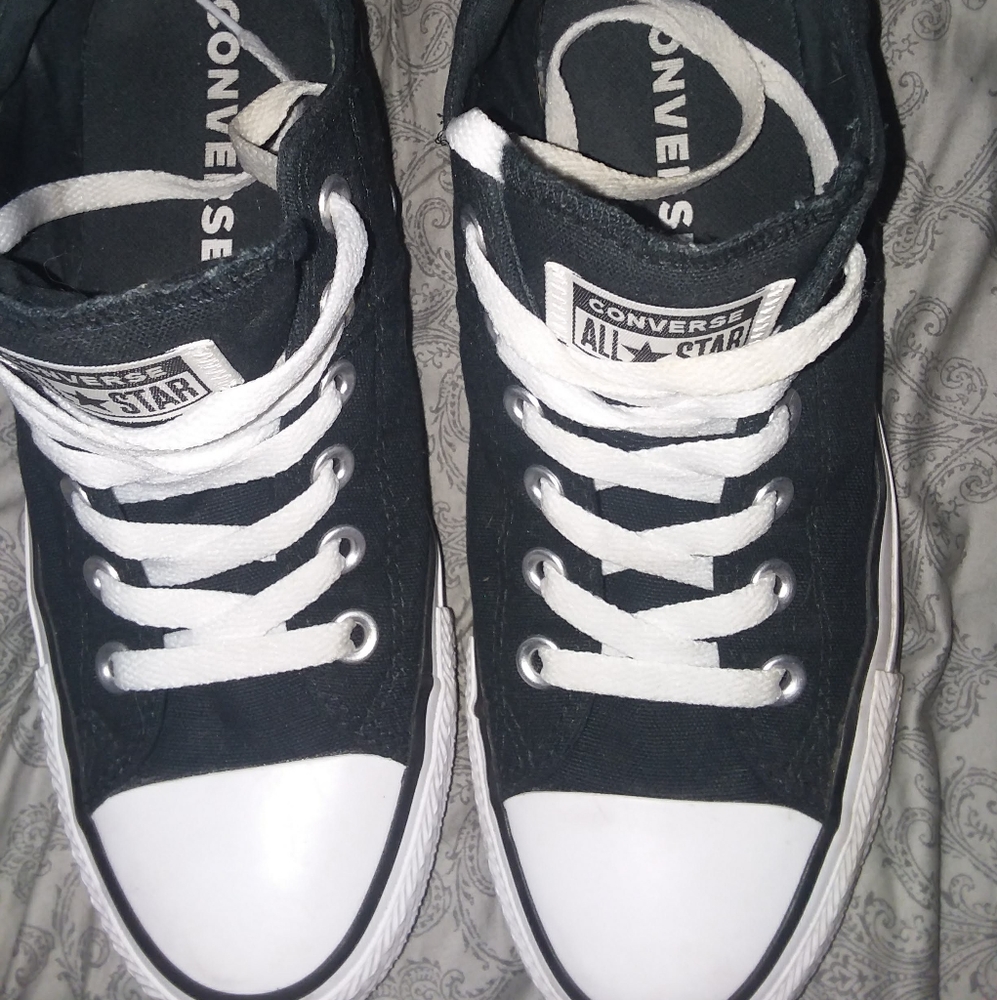 Awesome black Converse shoes